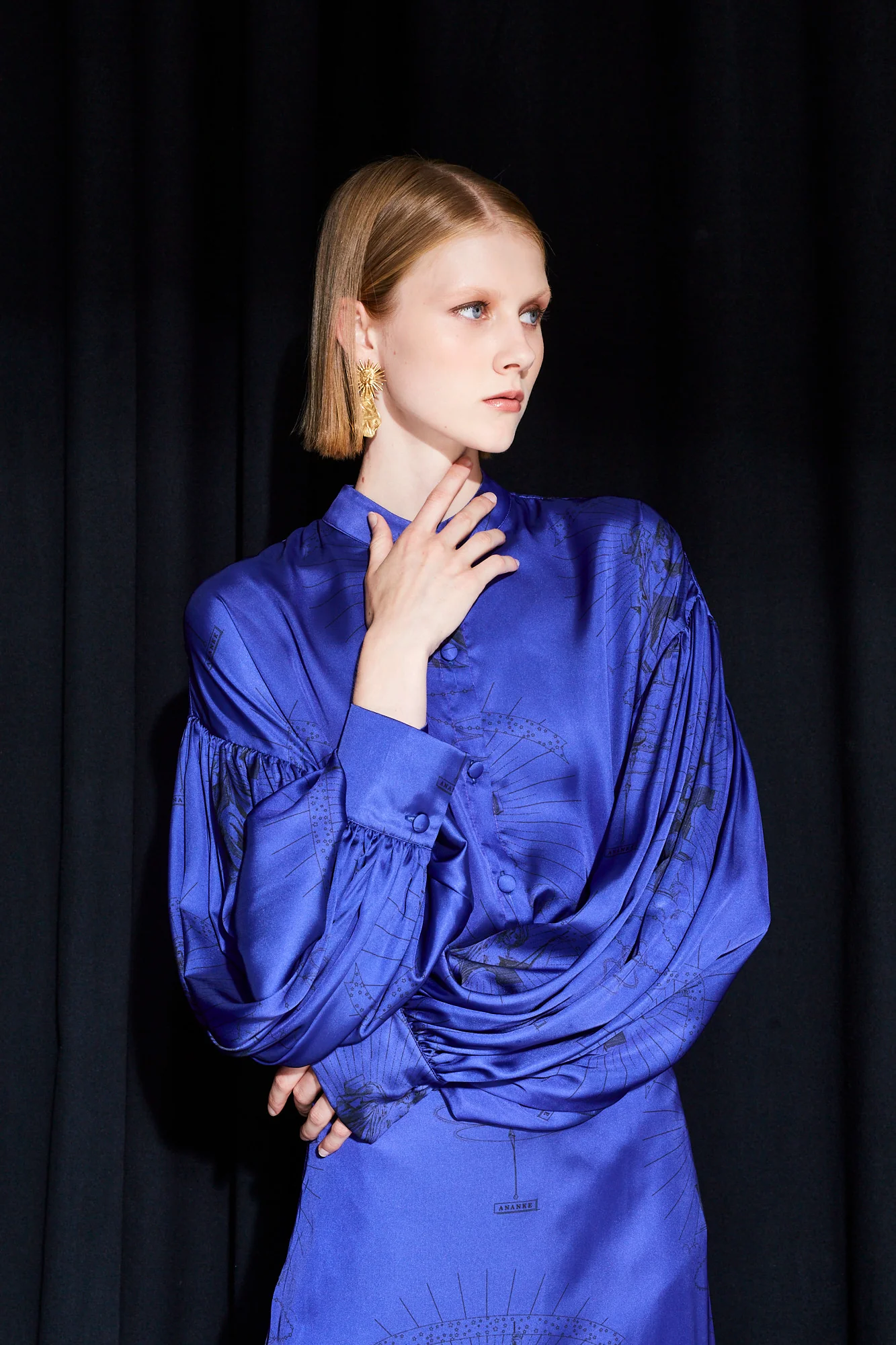 Ananke satin printed blue skirt - Image 3