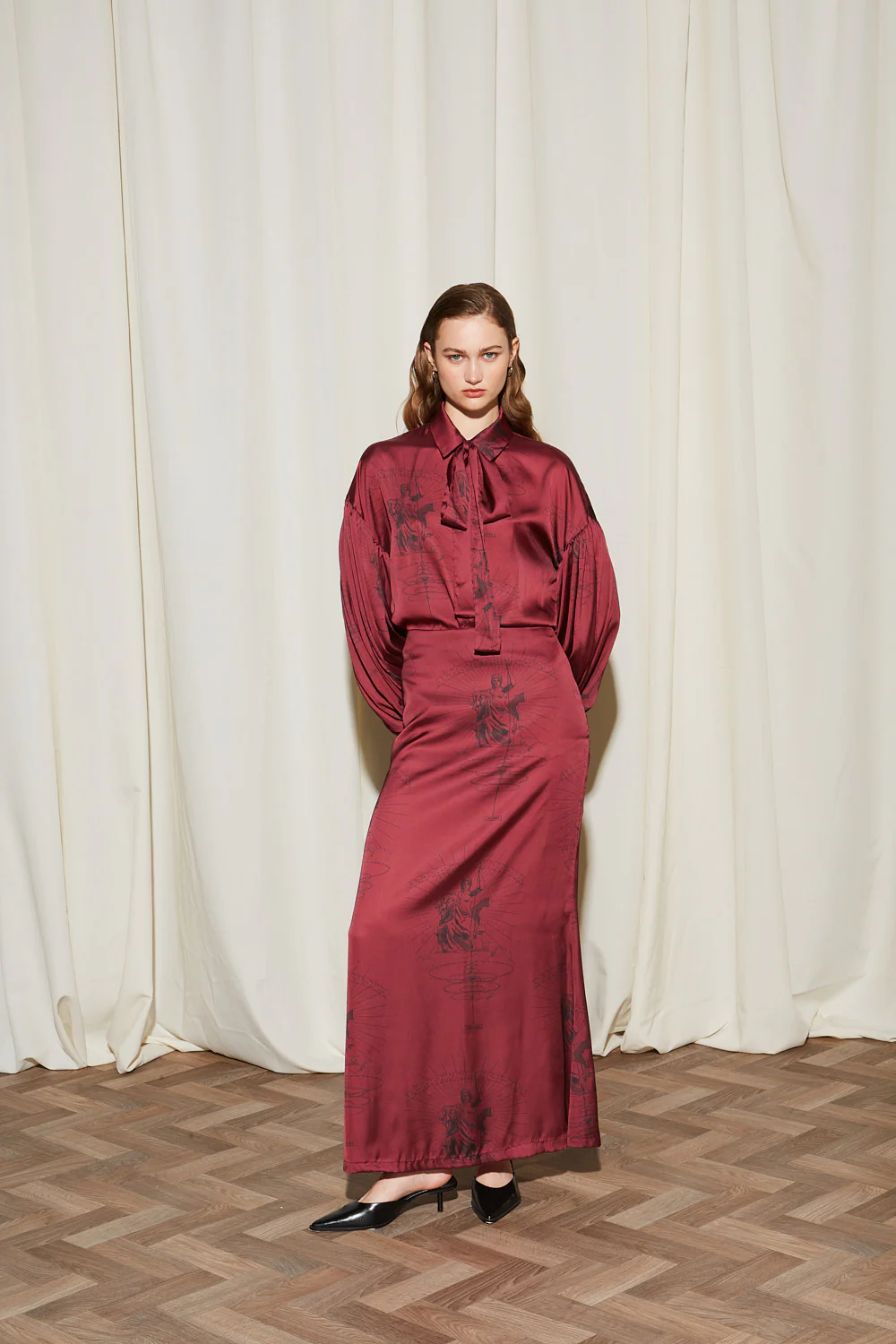 Ananke satin printed burgundy skirt - Image 3