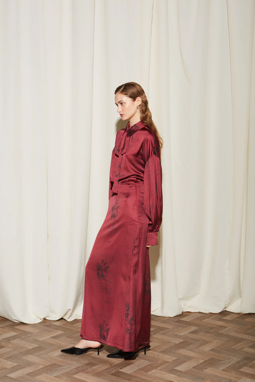 Ananke satin printed burgundy skirt - Image 4