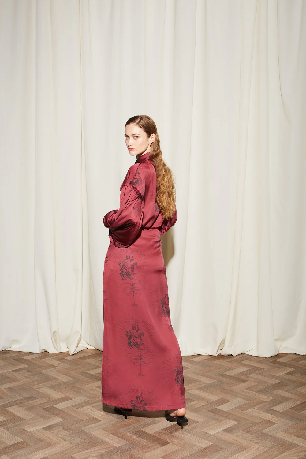 Ananke satin printed burgundy skirt - Image 6