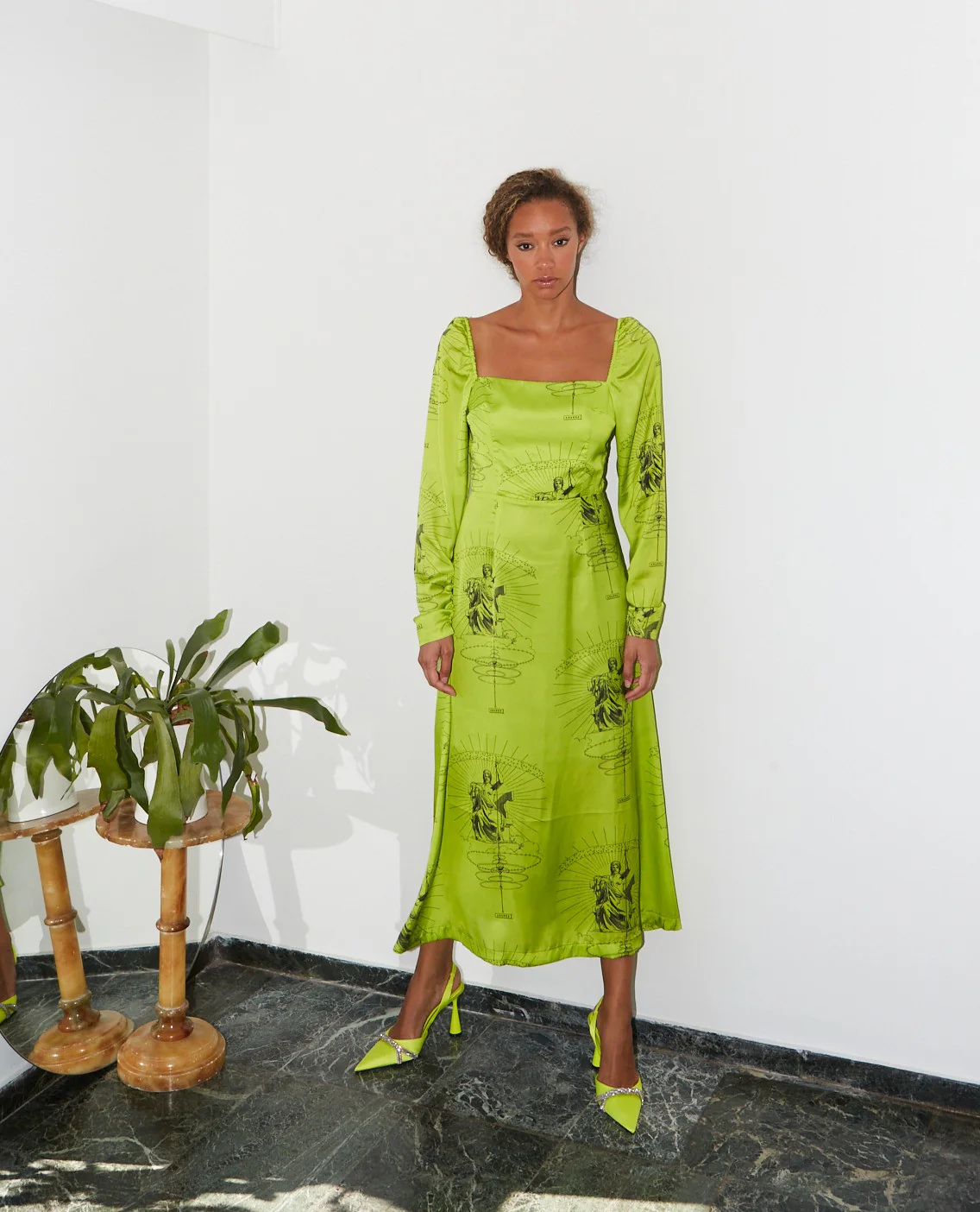 Ananke satin printed lime dress - Image 4