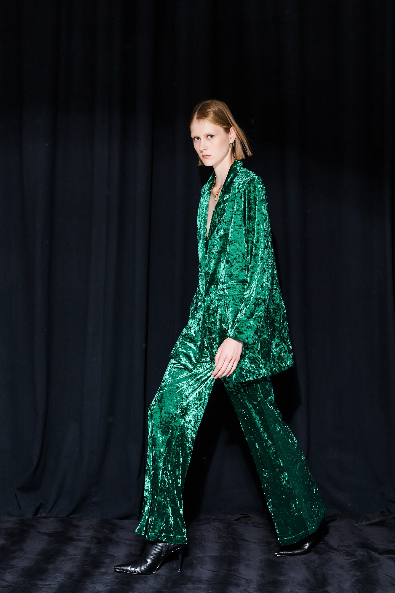 Annabel velvet green pants - Image 2