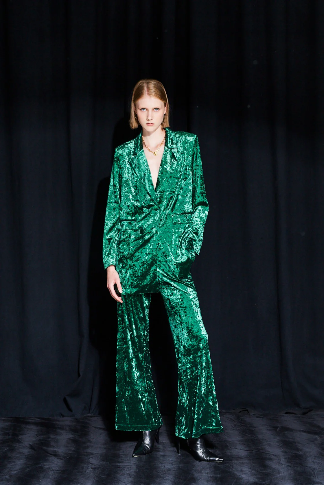 Annabel velvet green pants - Image 3
