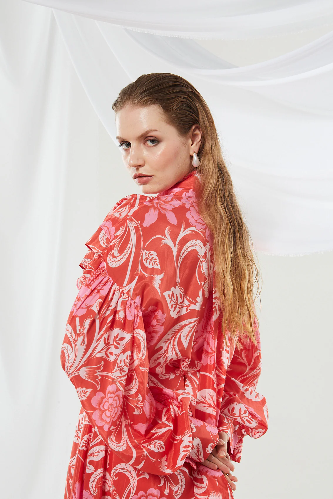 Camellia ruffle printed shirt - Image 6
