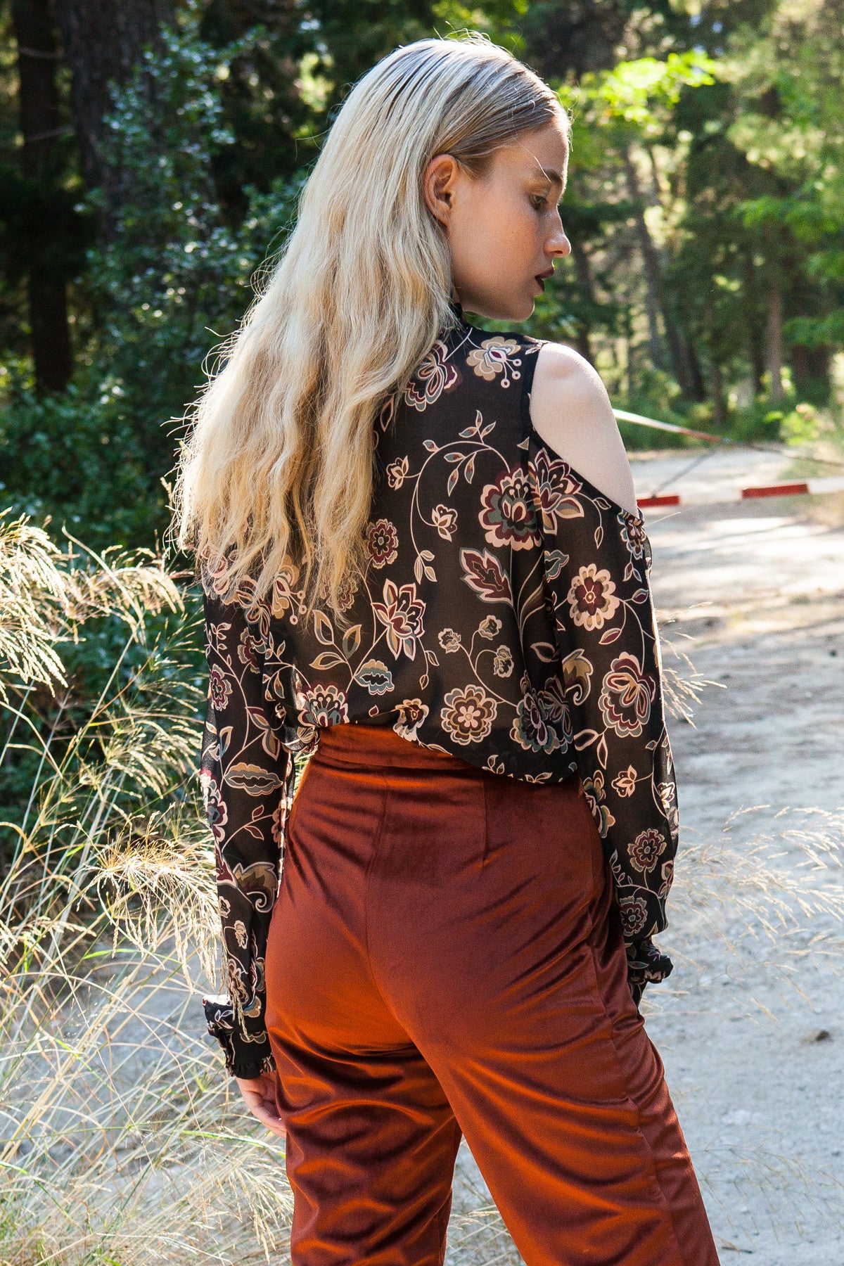 Daphne cut out sleeves shirt - Image 3