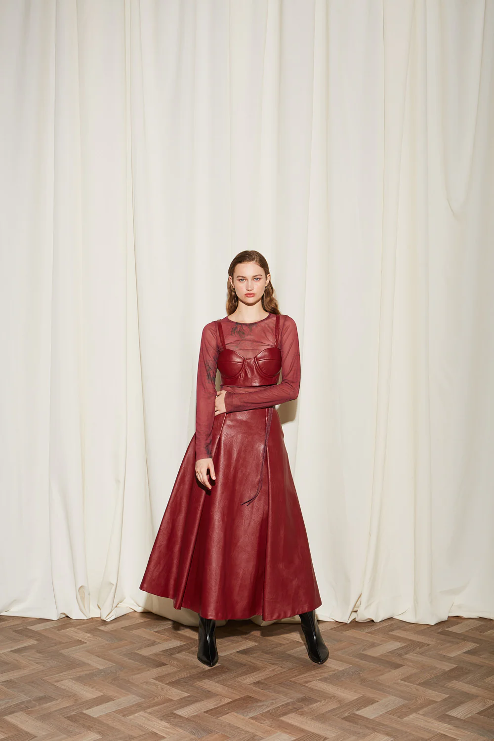 Daria eco leather burgundy crop top - Image 4