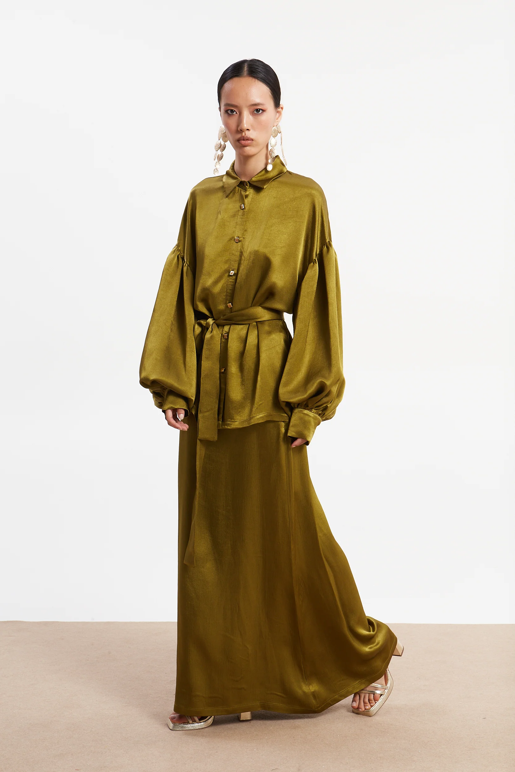 Diana satin olive skirt - Image 4