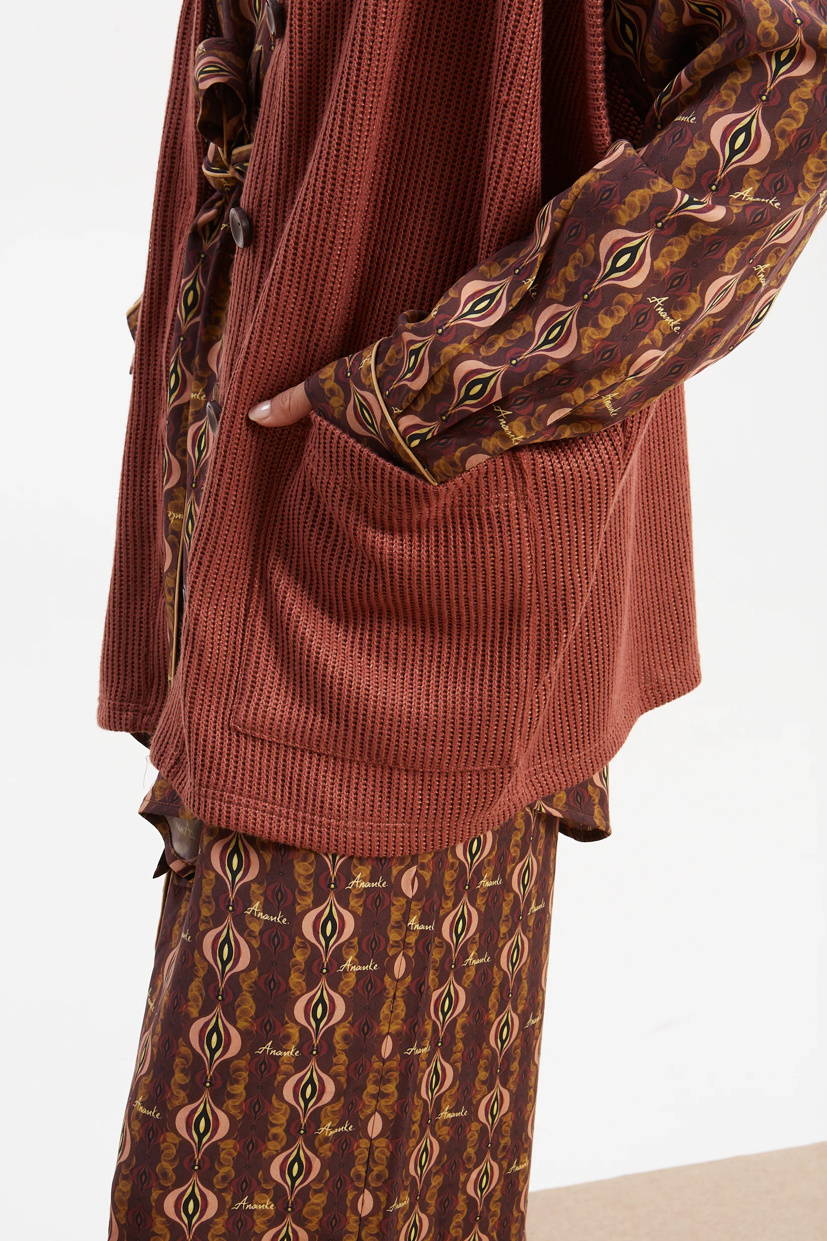 Dorothy knitted dusty pink vest - Image 5