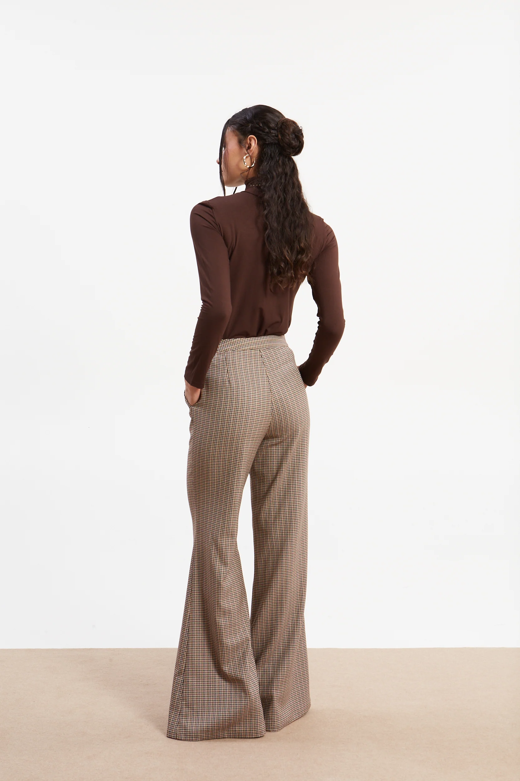 Drew turtleneck brown top - Image 2