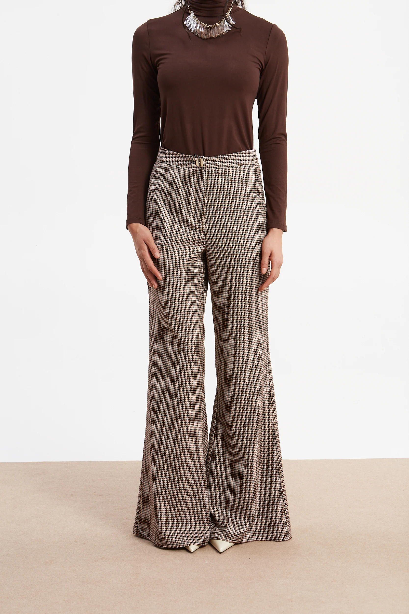 Drew turtleneck brown top - Image 3