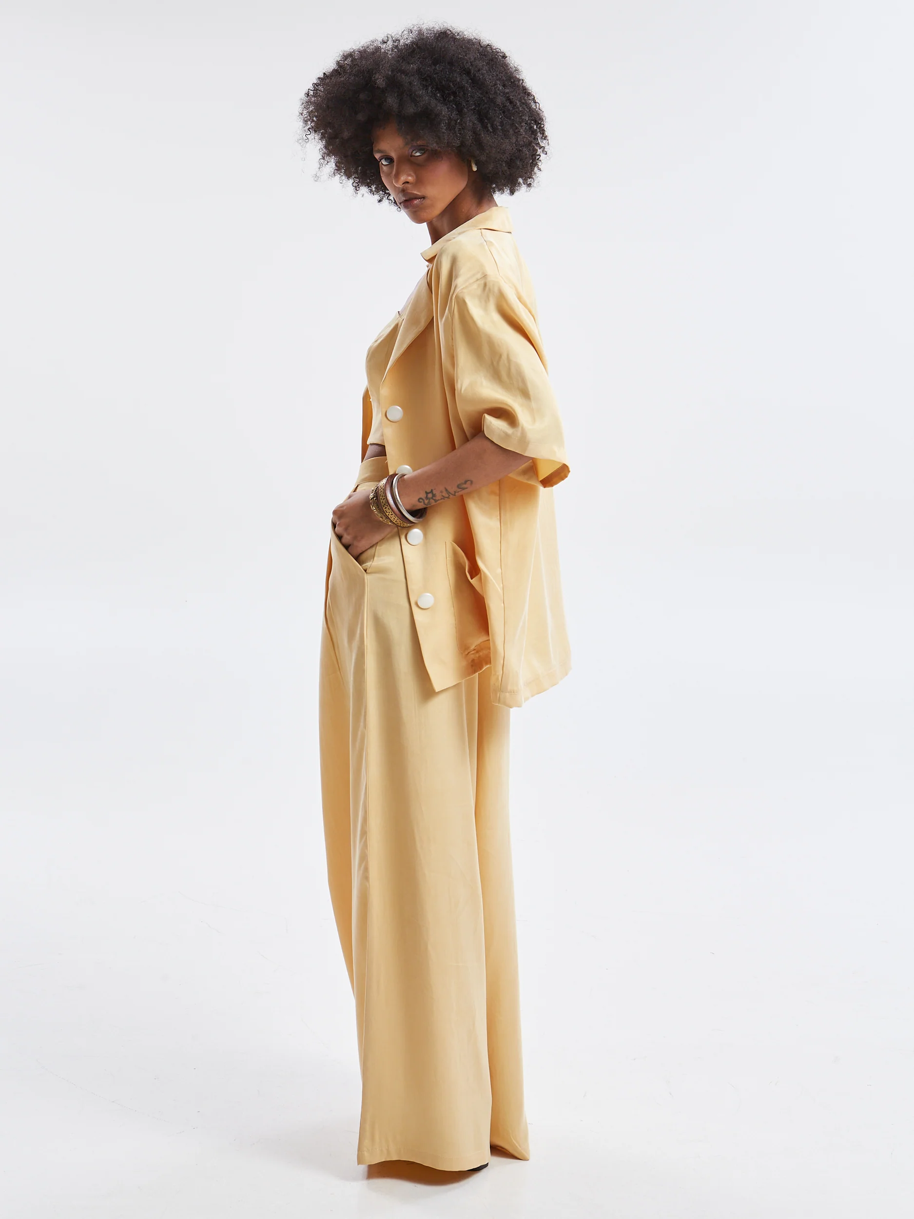 Ilyra lyocell short sleeve banana blazer - Image 6