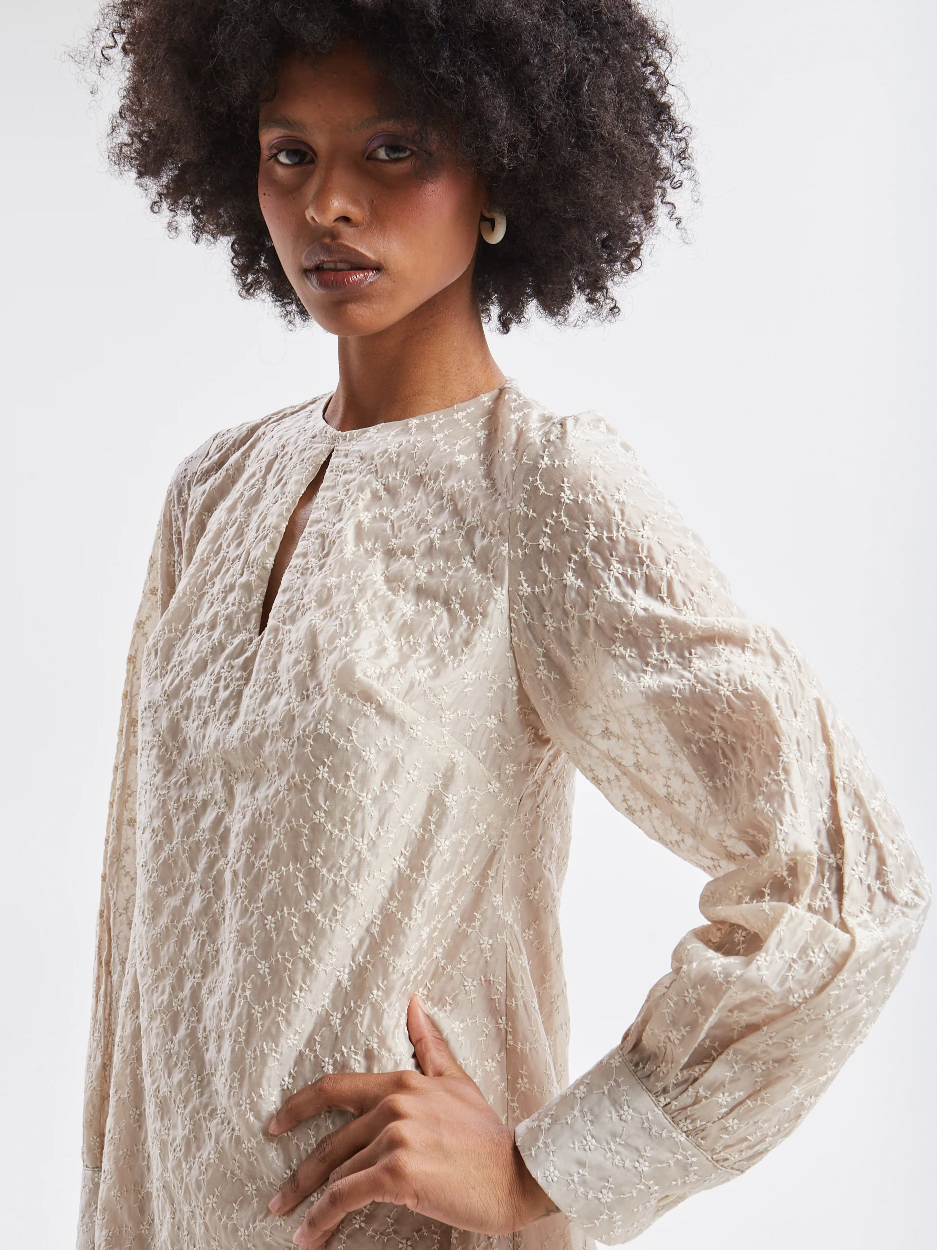 Kaira embroidered mini dress - Image 5