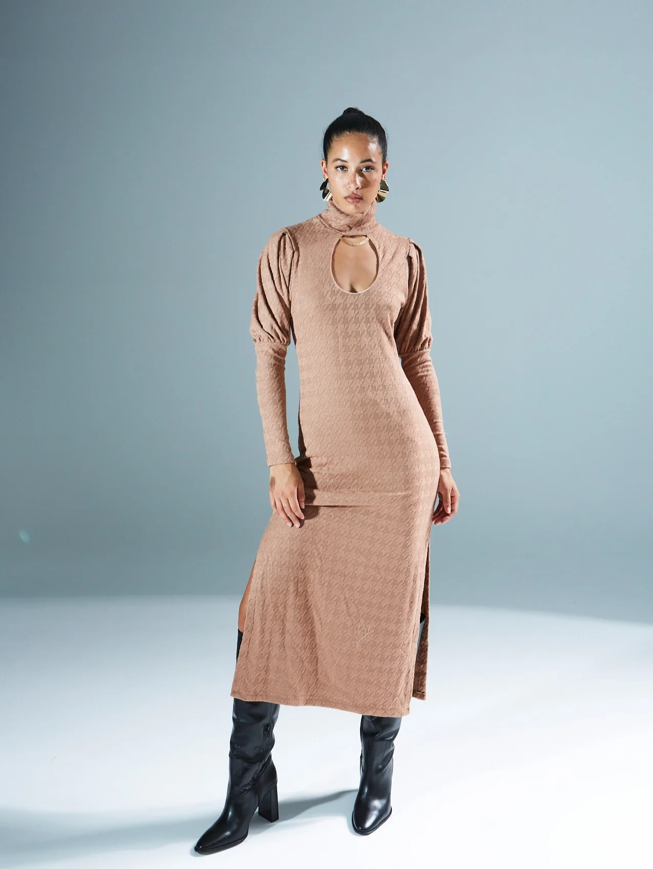 Kassandra turtleneck knitted camel dress