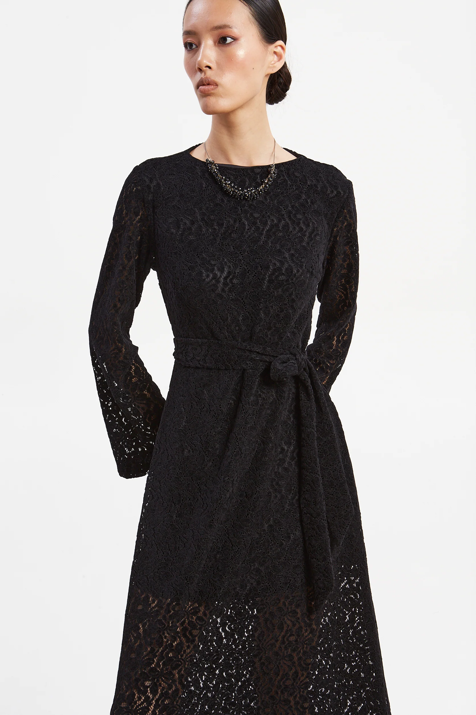 Luna black lace dress - Image 2