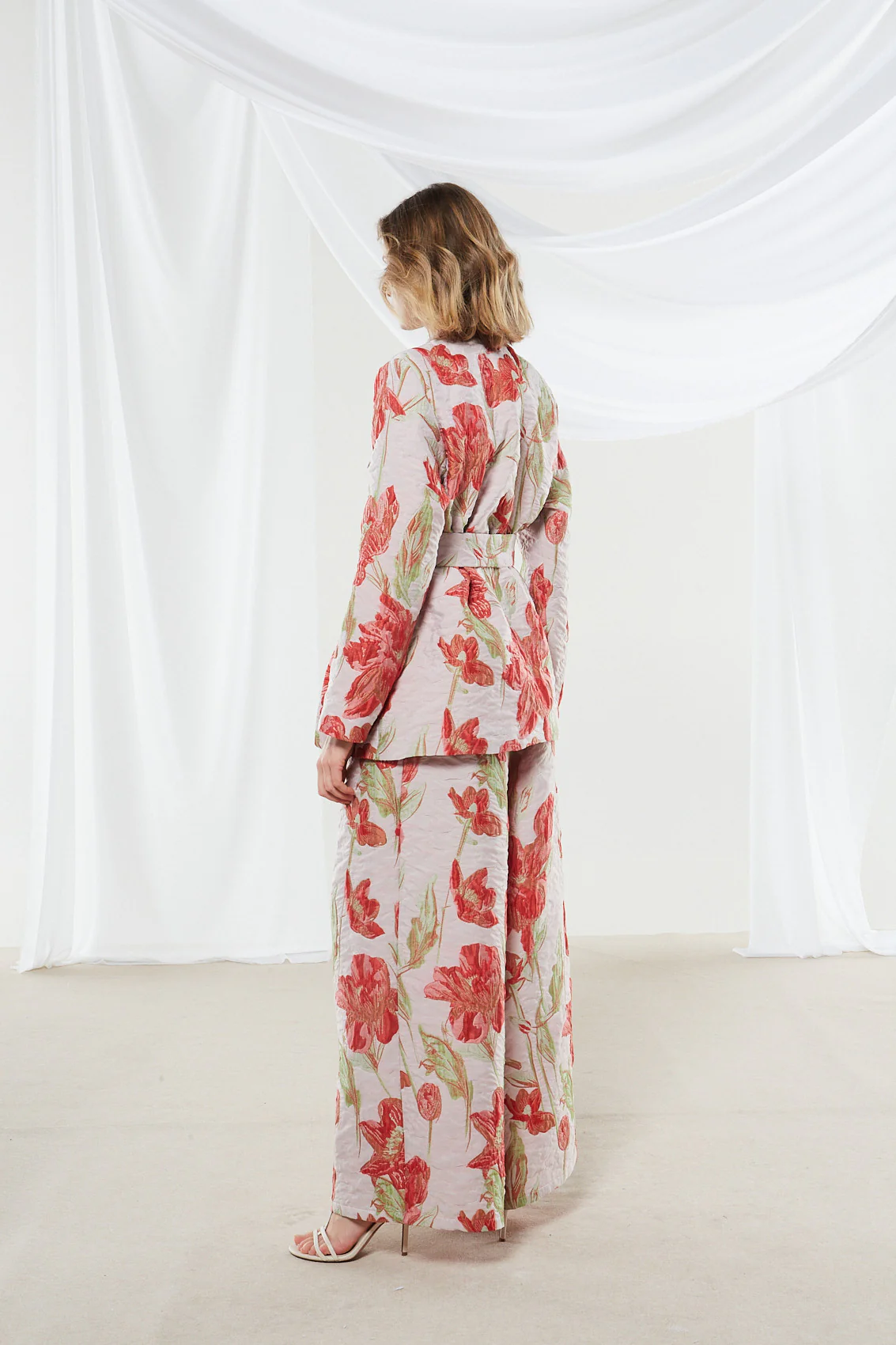 Rose brocade blazer - Image 7