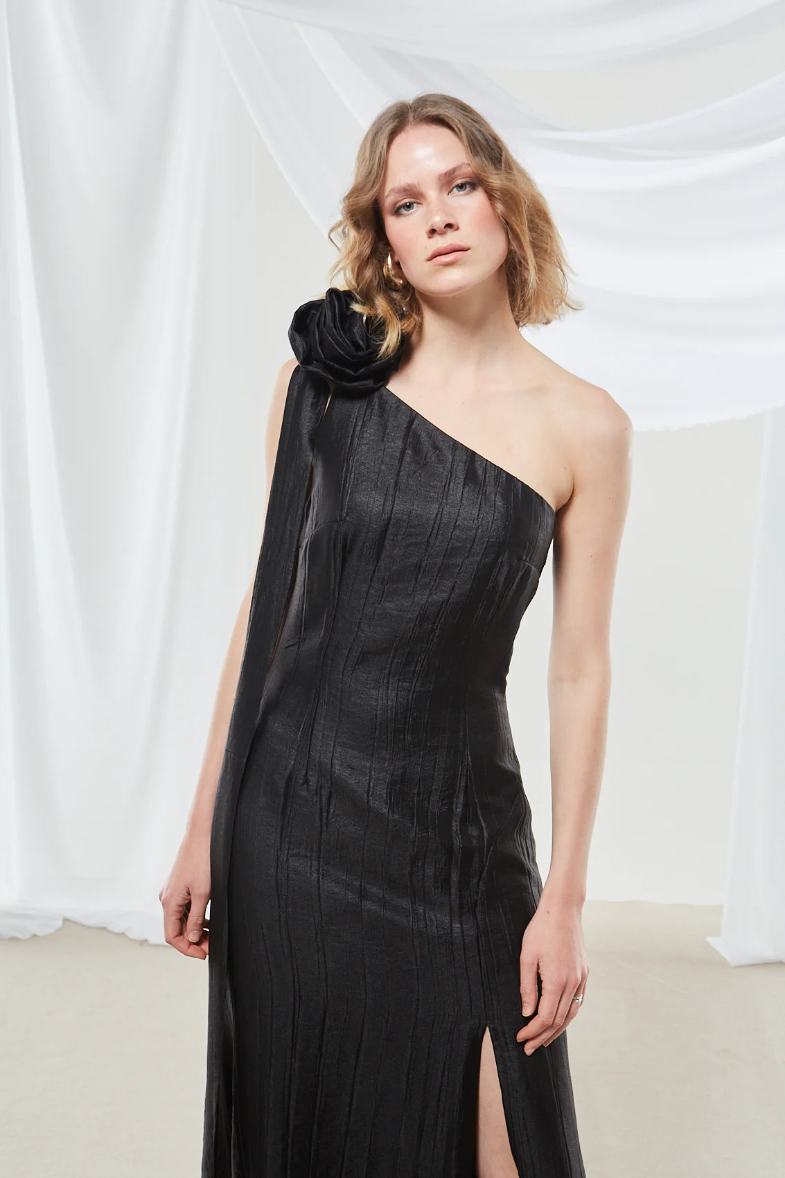 Zinnia one shoulder black dress - Image 4