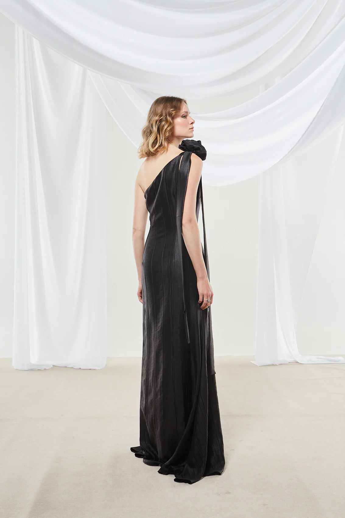 Zinnia one shoulder black dress - Image 6